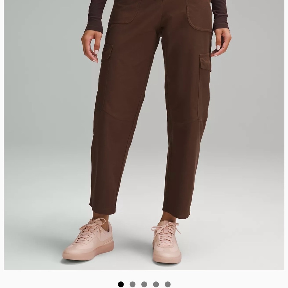 NWT. Lululemon Cargo Pocket HR Pant
